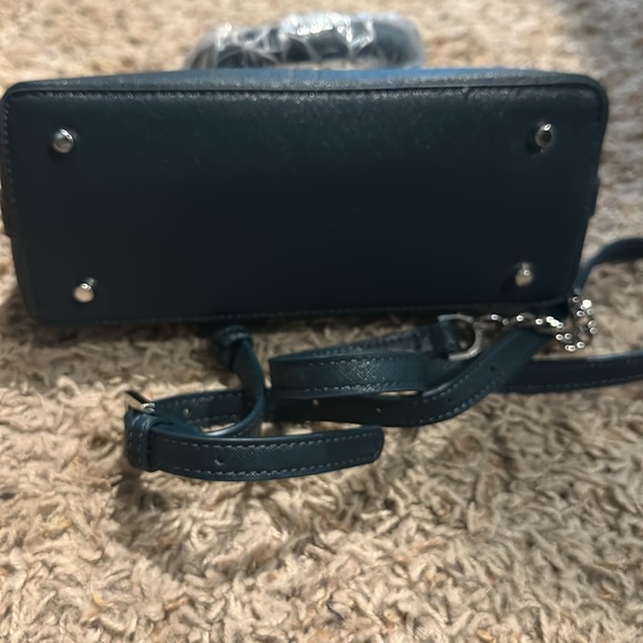 Crossbody - Picture 2 of 9